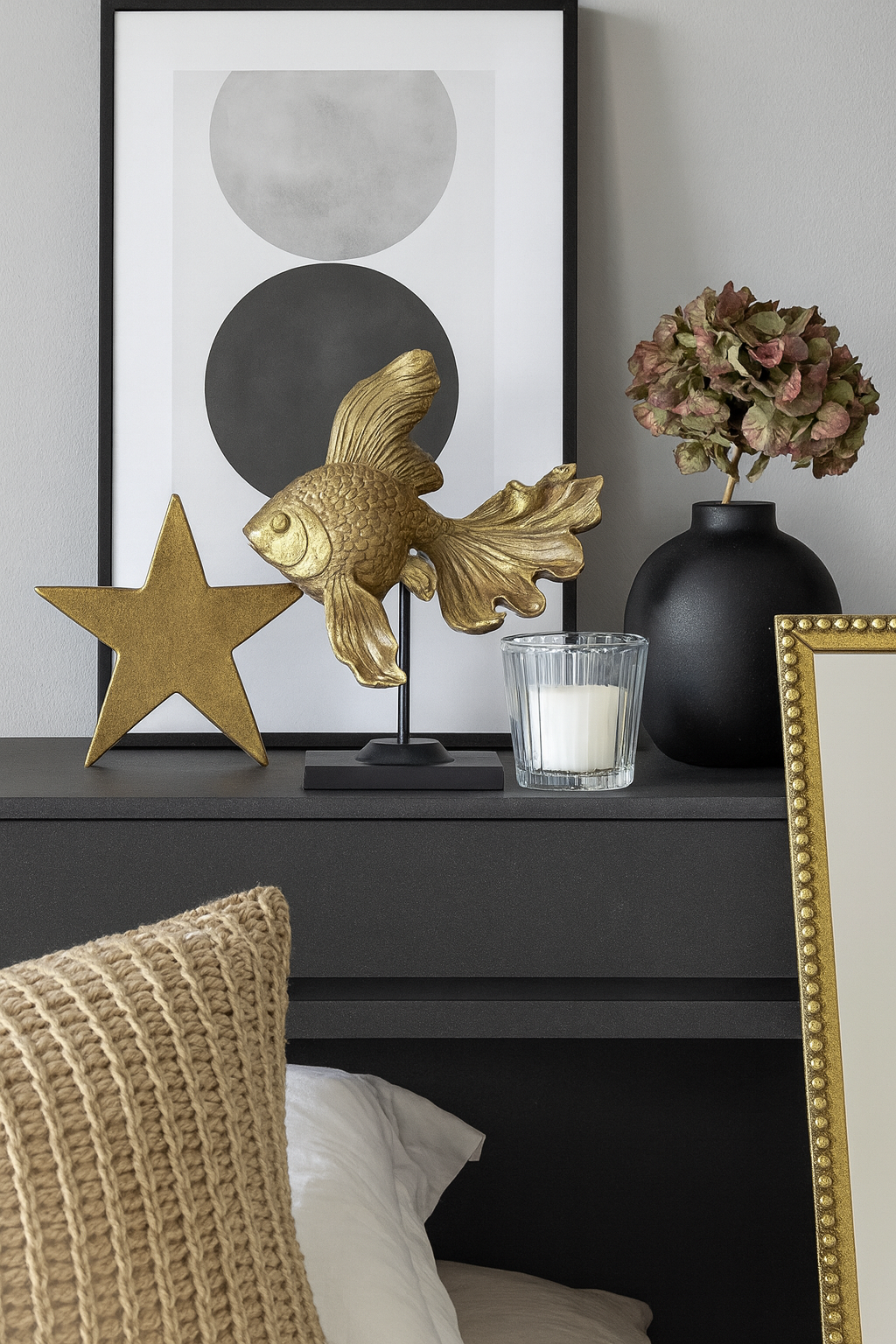 Dekorative Goldfisch-Figur aus Polyresin