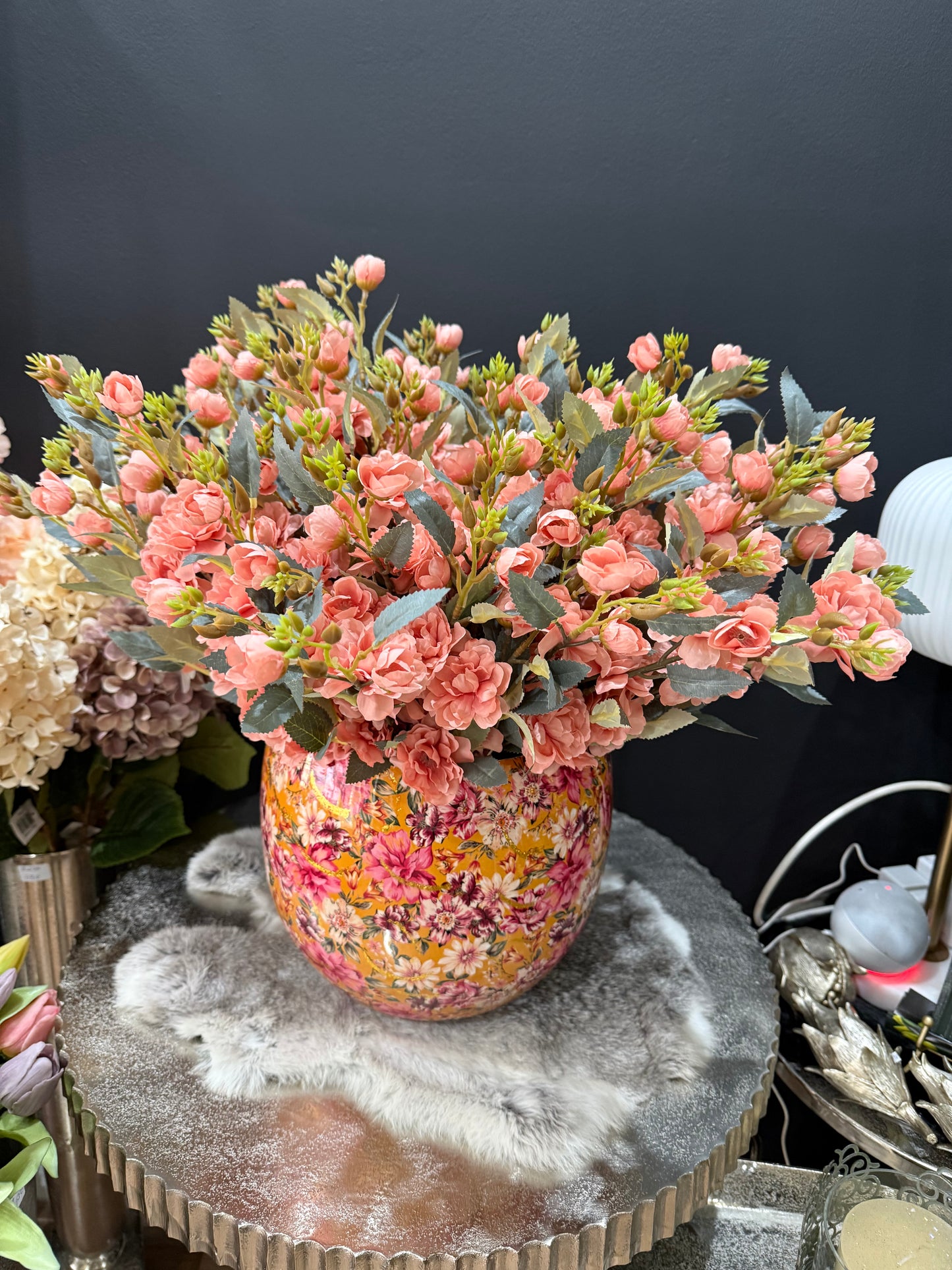 ✨ Elegante Metallvase im modernen Stil ✨