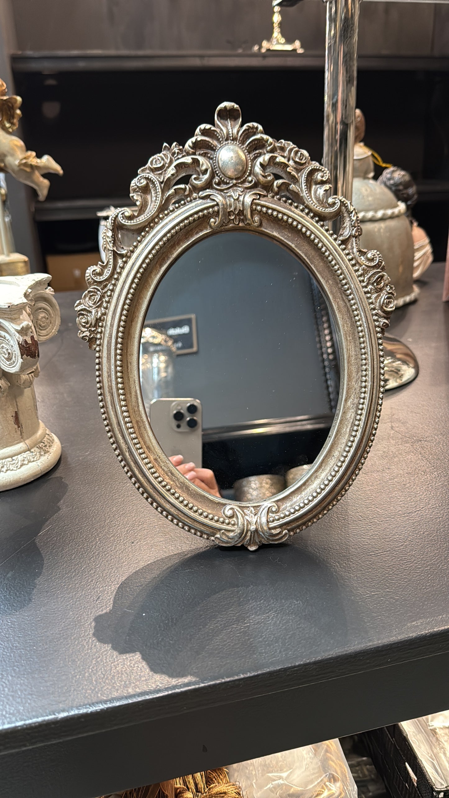 Eleganter Spiegel im Vintage-Stil