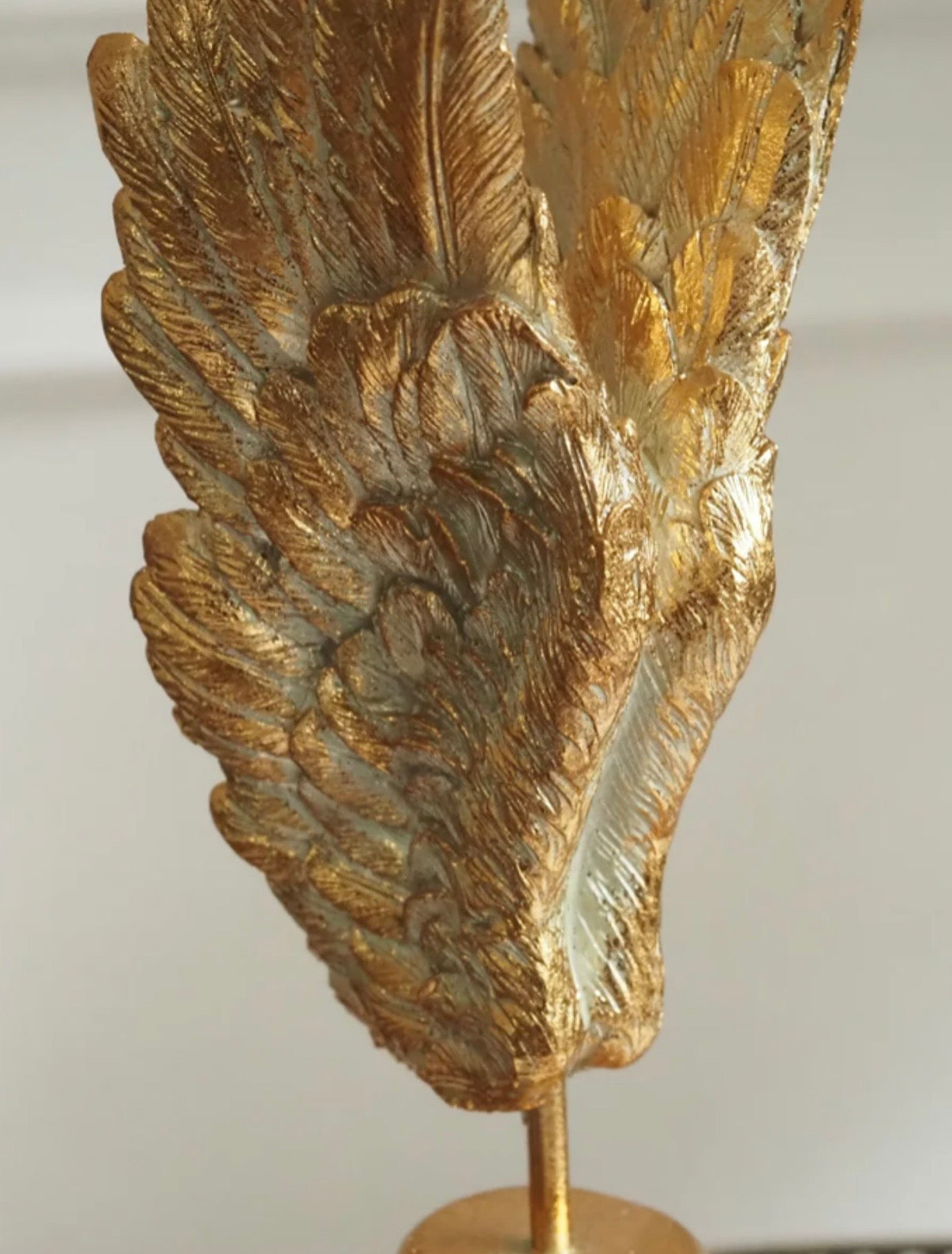 ✨ Dekorative Flügel in Antikgold ✨