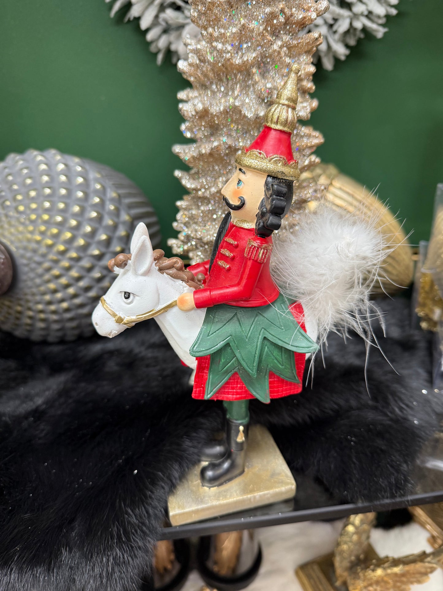 Dekorativer Nussknacker auf Pferd ✨