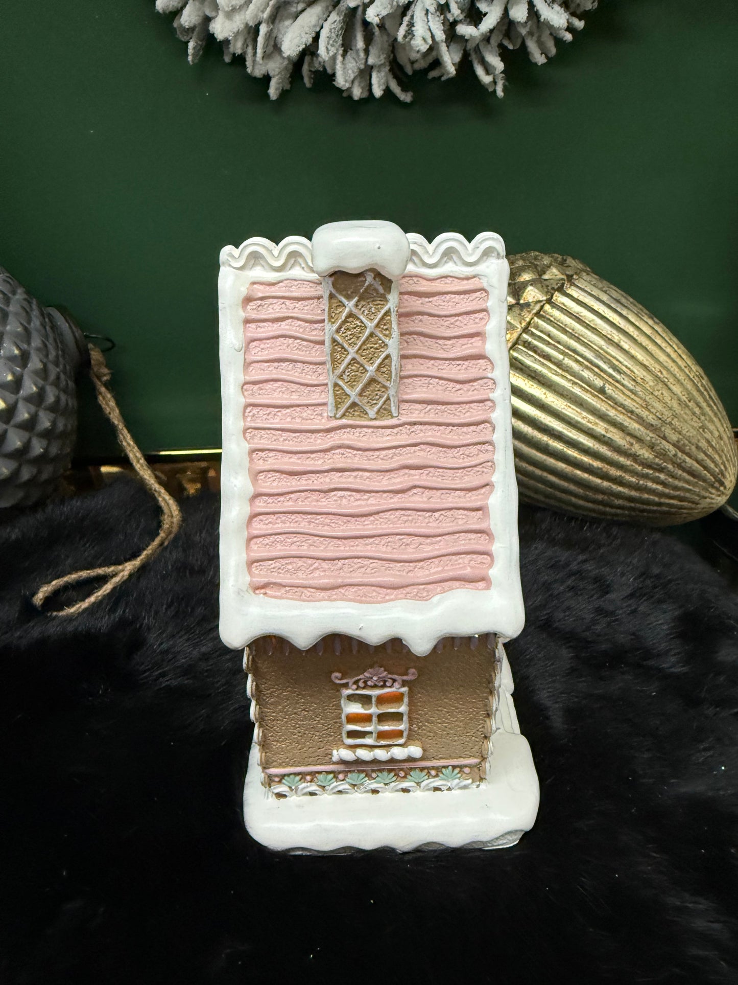 LED-Lichthaus im Lebkuchenstil