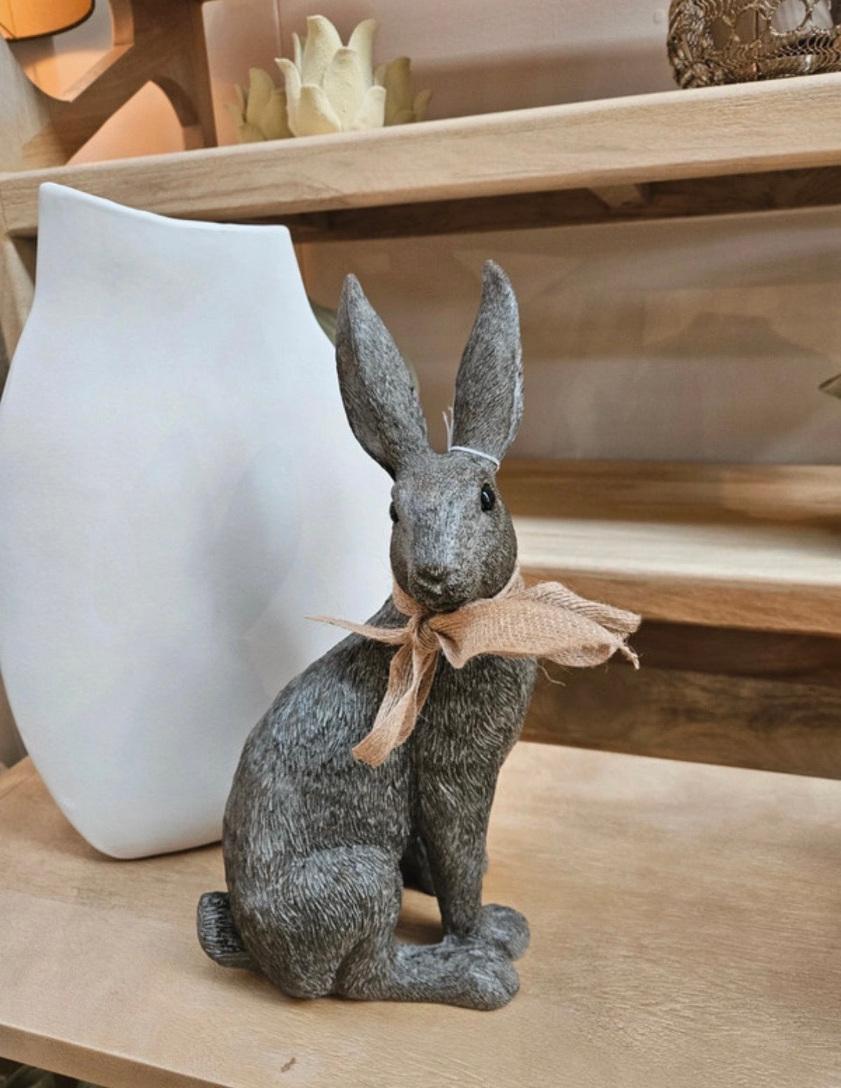 Stilvoller Deko-Hase 54,5 cm Grau – hochwertige Osterdeko