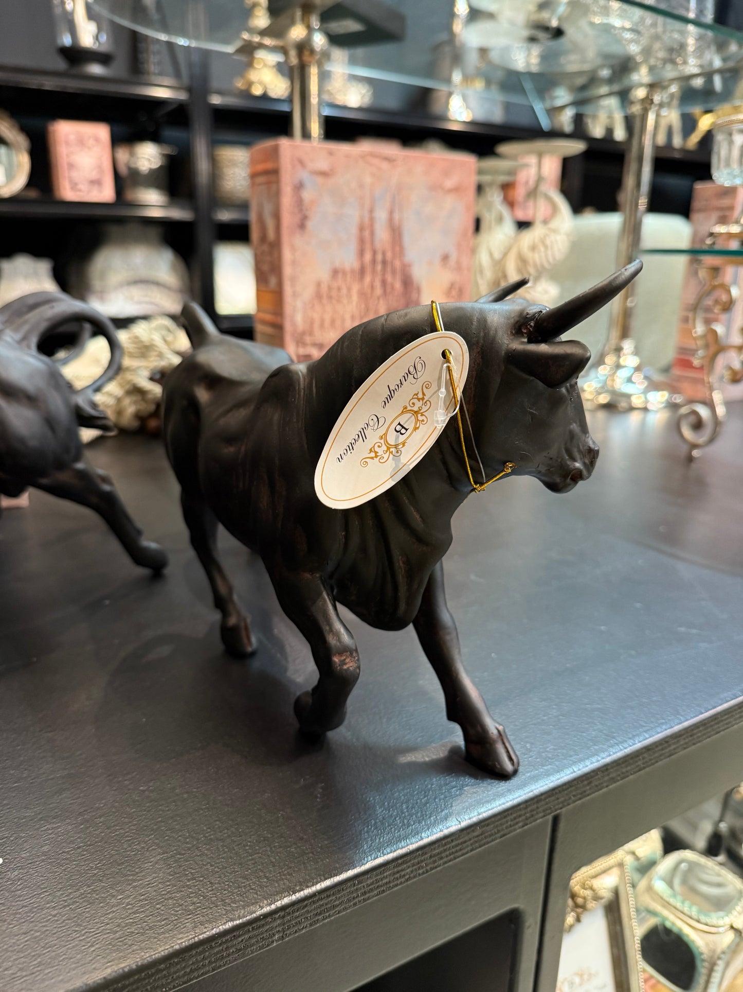 Edle Stier-Figur aus Polyresin