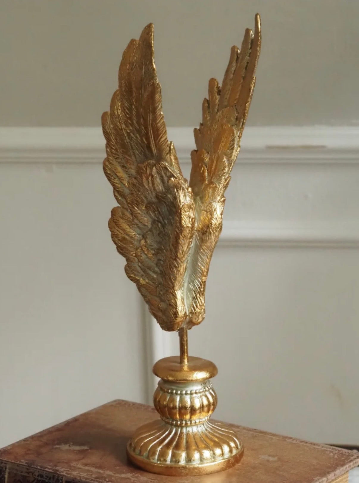 ✨ Dekorative Flügel in Antikgold ✨