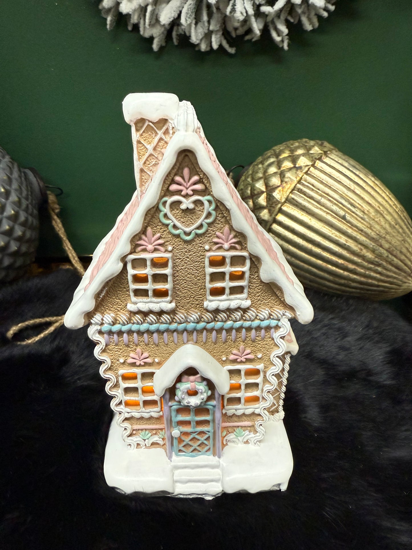 LED-Lichthaus im Lebkuchenstil