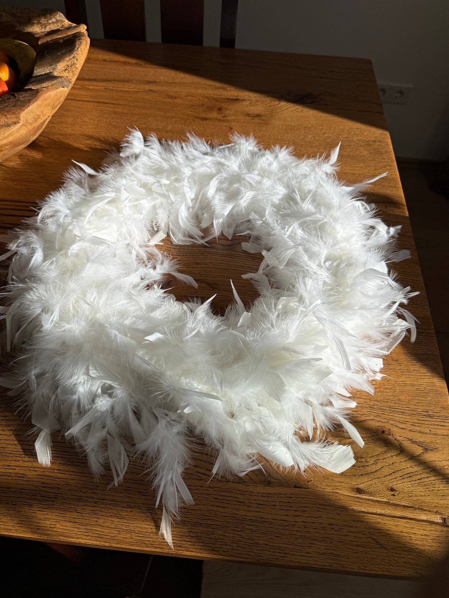 Wunderschöner weißer Federkranz – 50 cm