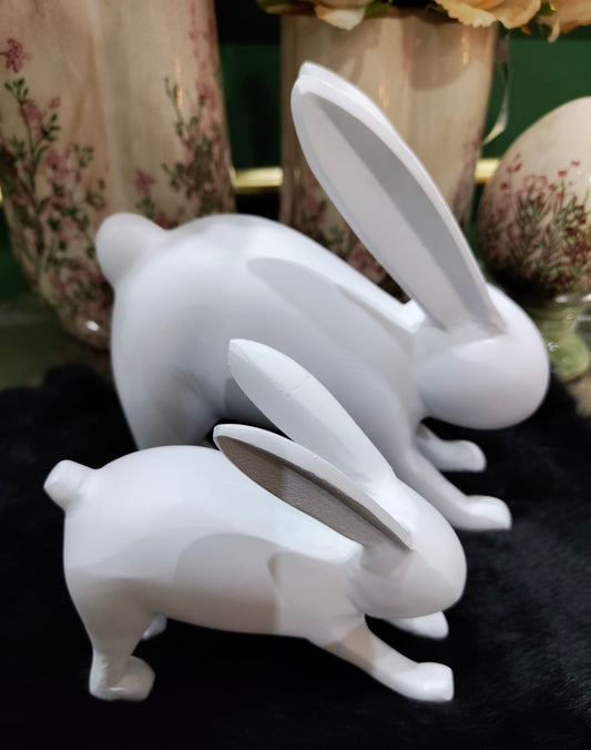 Modernes Hasen-Set in Weiß