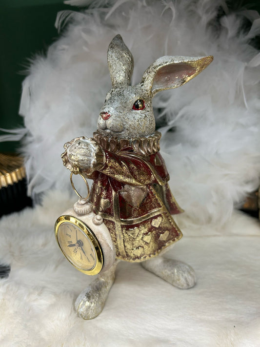 Hasenfigur mit Uhr