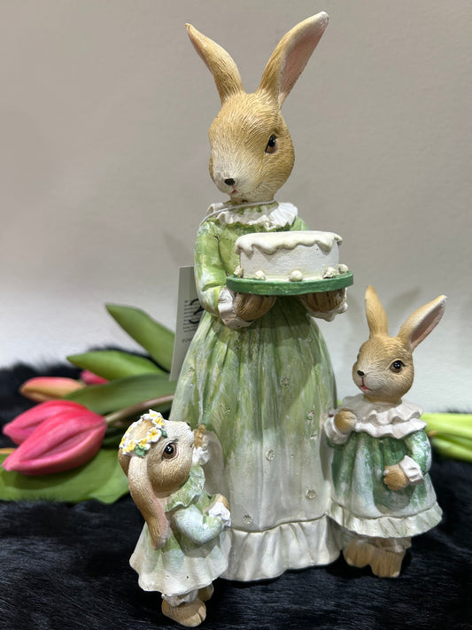 Dekorative Hasenfigur mit Kindern