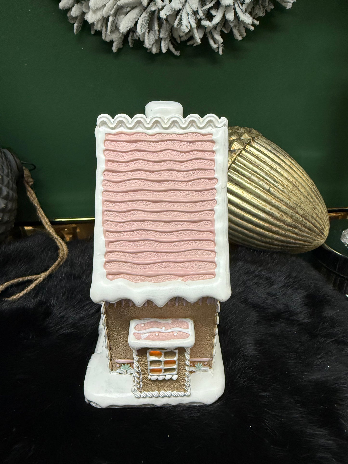 LED-Lichthaus im Lebkuchenstil