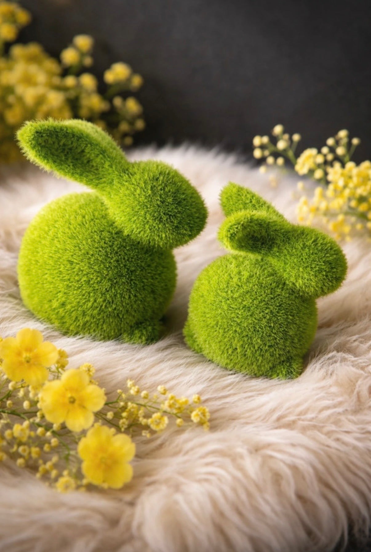 Elegantes Hasen-Set in Samtoptik – stilvolle Osterdeko (2er Set)