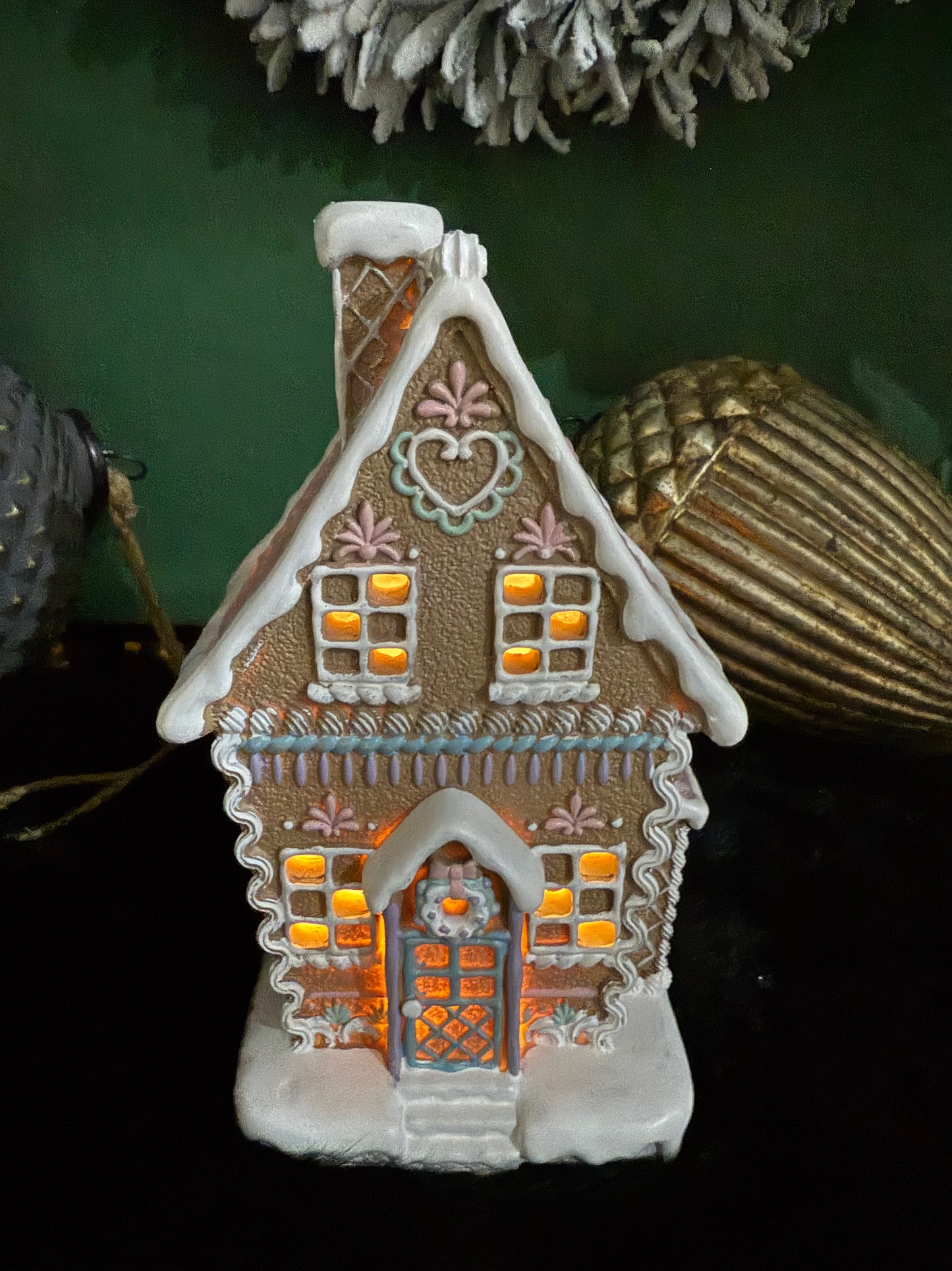 LED-Lichthaus im Lebkuchenstil