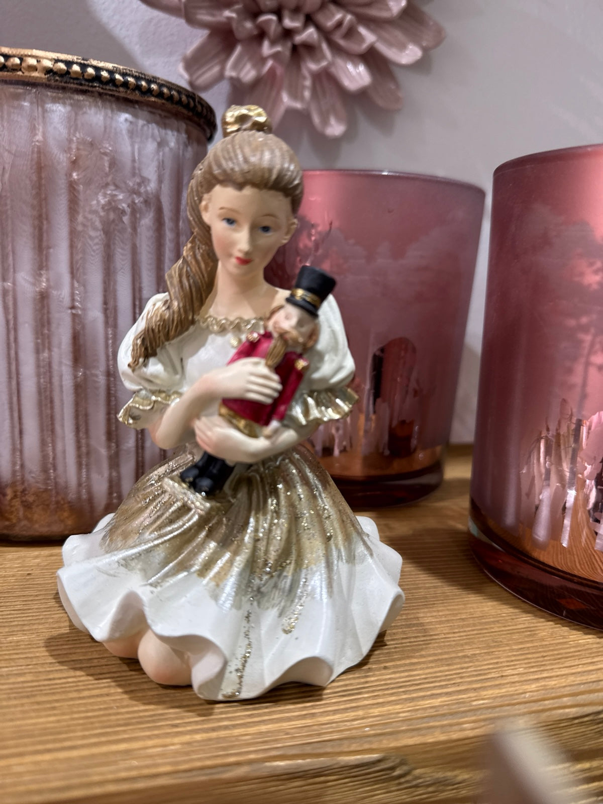 Figur – Mädchen mit Nussknacker