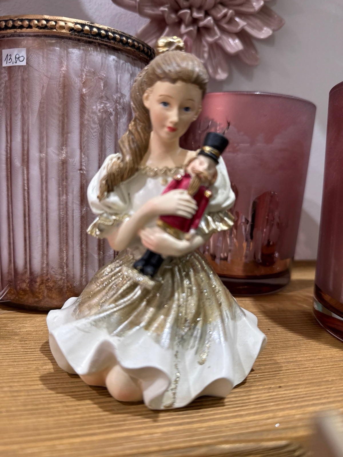 Figur – Mädchen mit Nussknacker