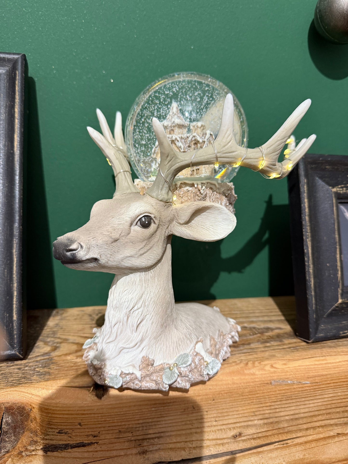 Schneekugel Hirsch mit LED