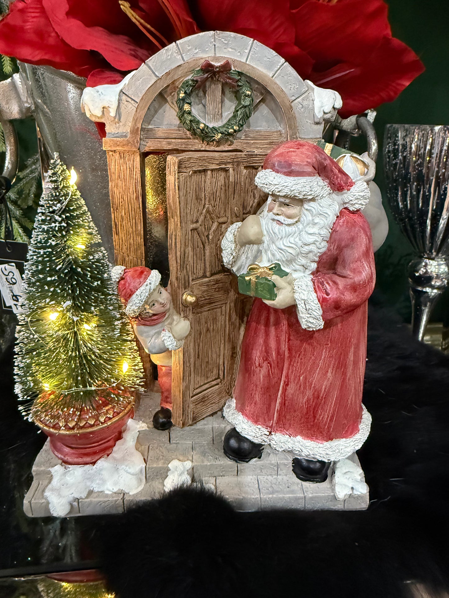 LED-Figur Weihnachtsmann an der Tür