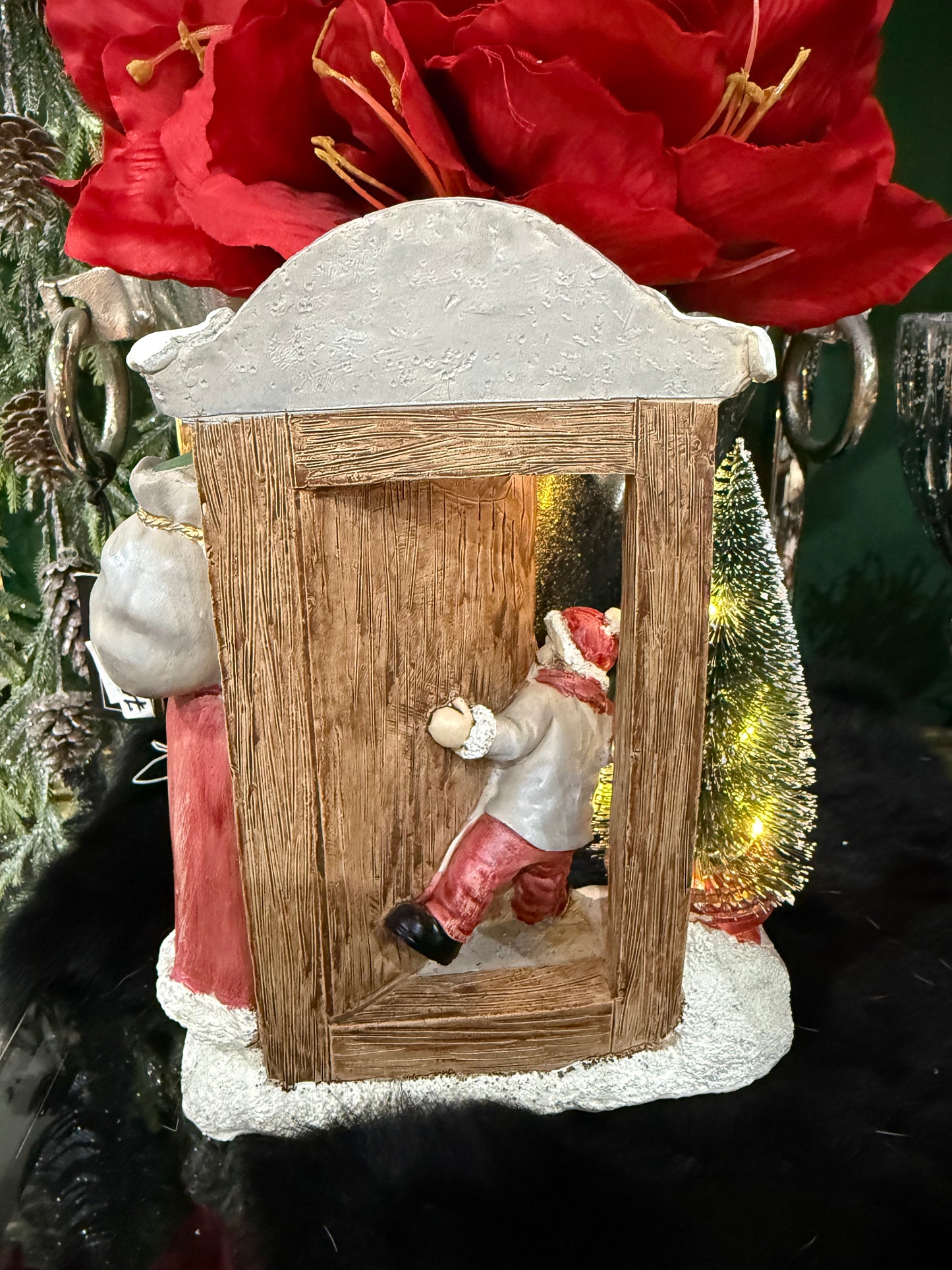 LED-Figur Weihnachtsmann an der Tür